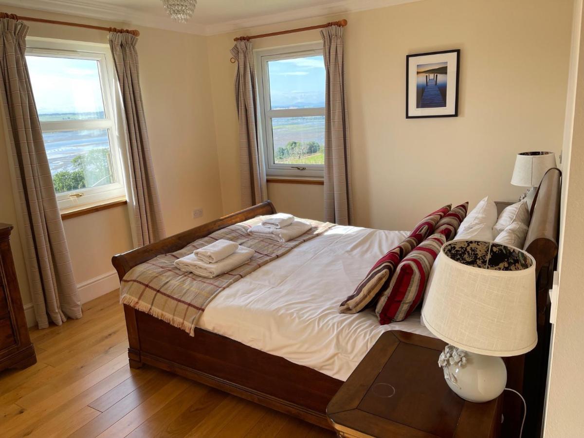Highland Farm Cottages Дингуолл Экстерьер фото