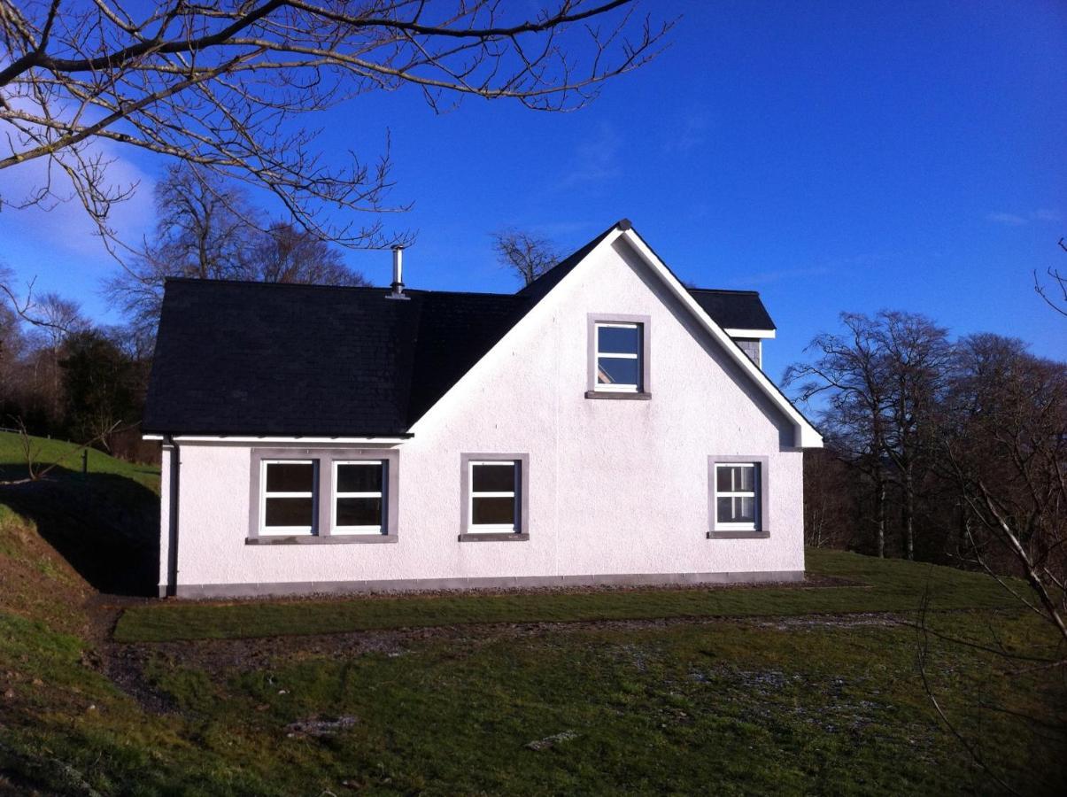 Highland Farm Cottages Дингуолл Экстерьер фото